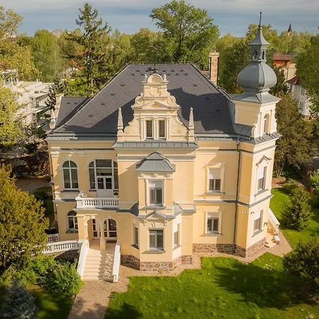 Bed & Breakfast Avilla Thanhoffer Siofok