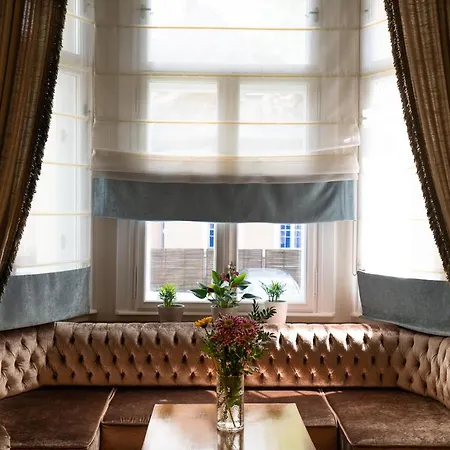 Avilla Thanhoffer Oda ve Kahvaltı *