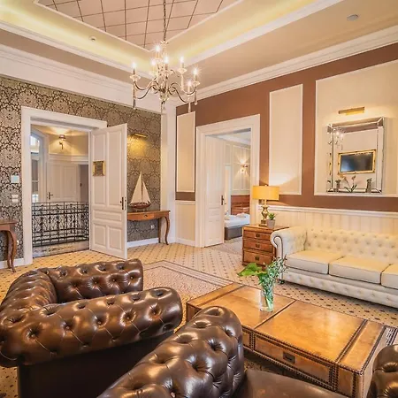 Avilla Thanhoffer Bed & Breakfast Siofok
