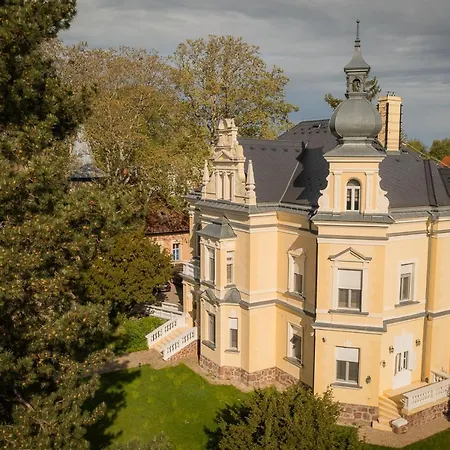 Avilla Thanhoffer Bed & Breakfast Siófok