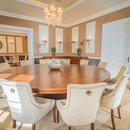 Avilla Thanhoffer 希欧福克