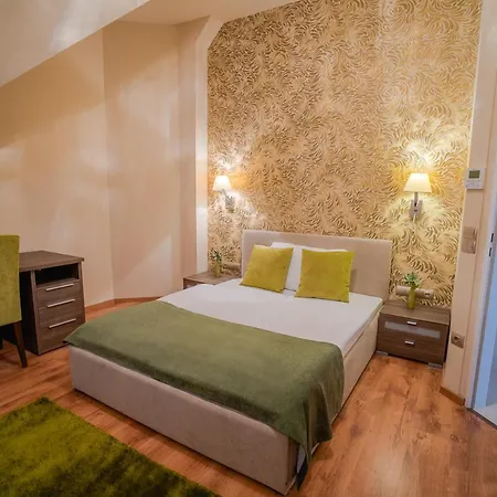 Avilla Thanhoffer Oda ve Kahvaltı Siofok