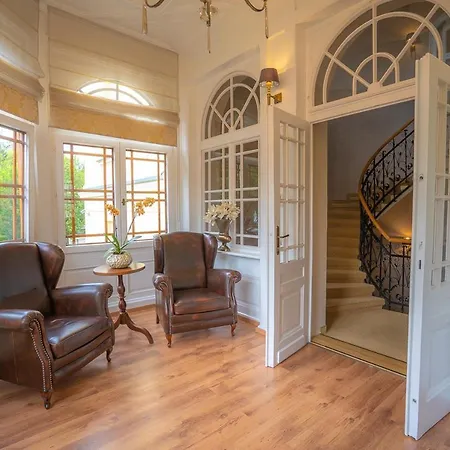 Avilla Thanhoffer 住宿加早餐酒店 *